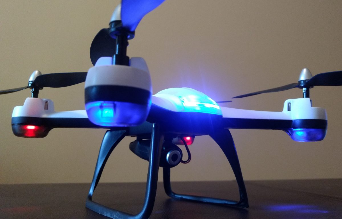 recensione Dm009 conqueror-stile-radiocomando-unboxing-camera-5mp