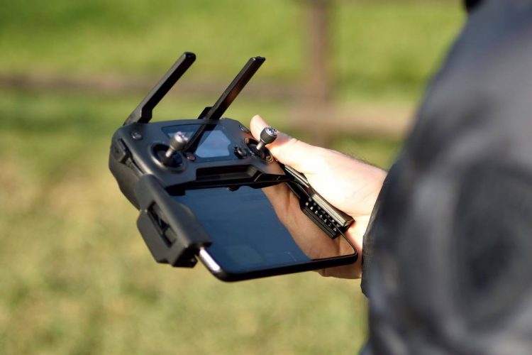Recensione DJI Mavic Pro-camera mavic-drone 4k-marco posern-lago garlate-mavic pro dimensioni -radiocomando-hovering test