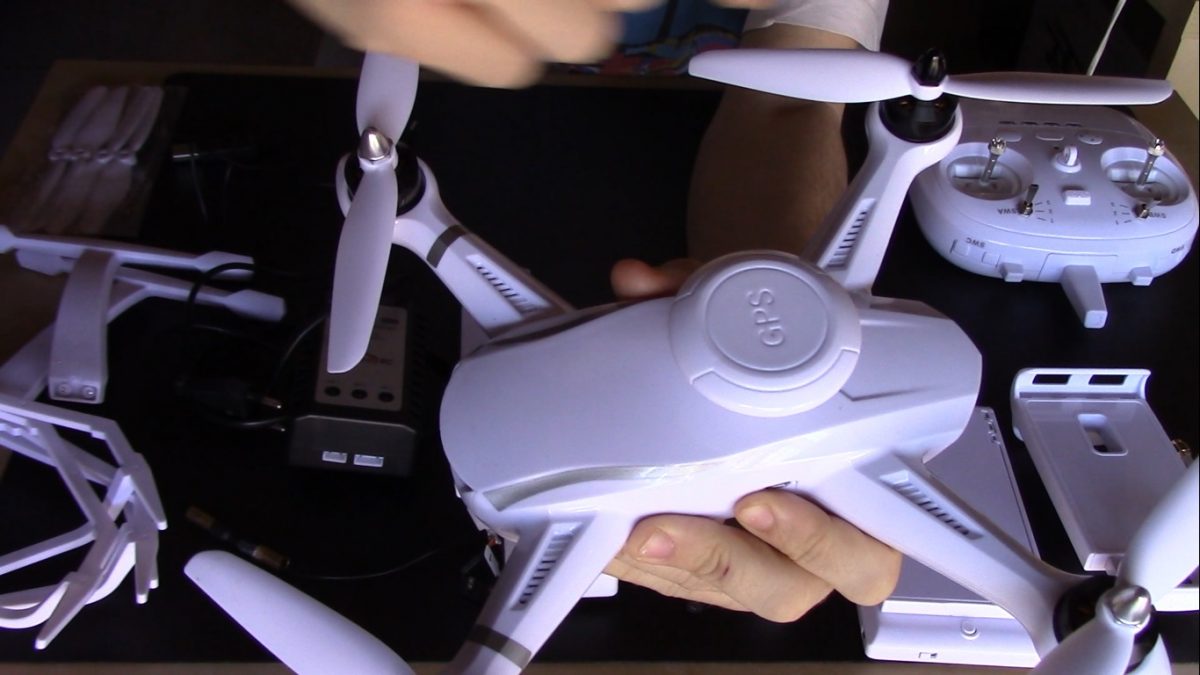 recensione-aosenma cg035-follow-me-point-of-interest-fpv-gps-2,4-scocca