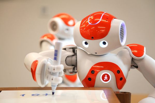 robot nao -progetto pesci rossi- robot autismo - robot bambini autistici