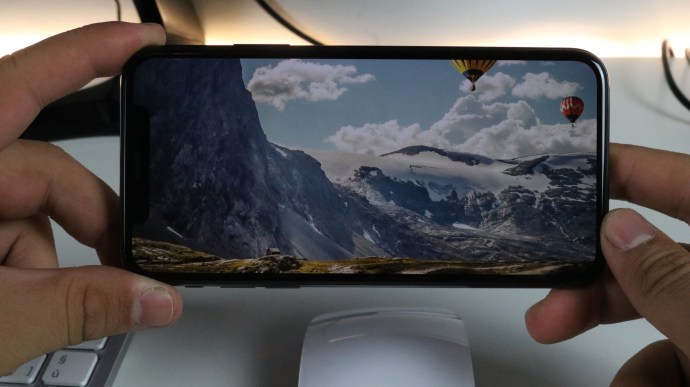 schermo Apple iPhone X recensione