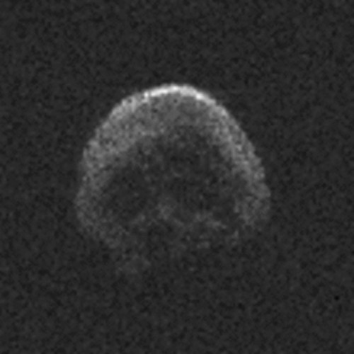 asteroide a forma di teschio 