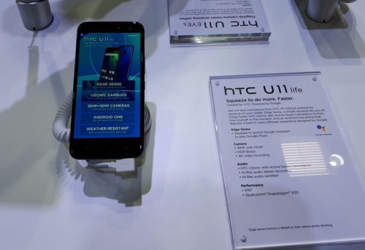 HTC U11 Life, lo smartphone con cuore Android HTC U11 Life