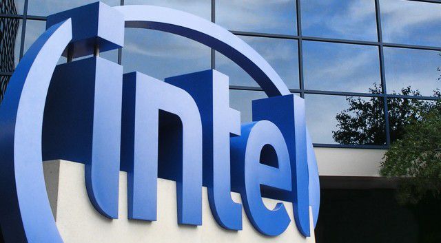 Smartphone a 3 Display per Intel. Ecco il brevetto smartphone a 3 display intel prezzo