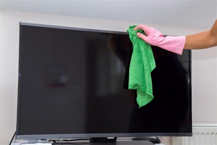come pulire lo schermo della televisione