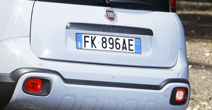 come sapere a chi appartiene un numero di targa gratis