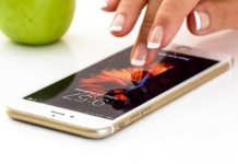Cristalli Liquidi dello Smartphone Danneggiati. Cosa fare Cristalli Liquidi dello Smartphone Danneggiati