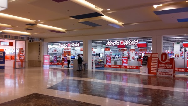 mediaworld con chi spedisce -2